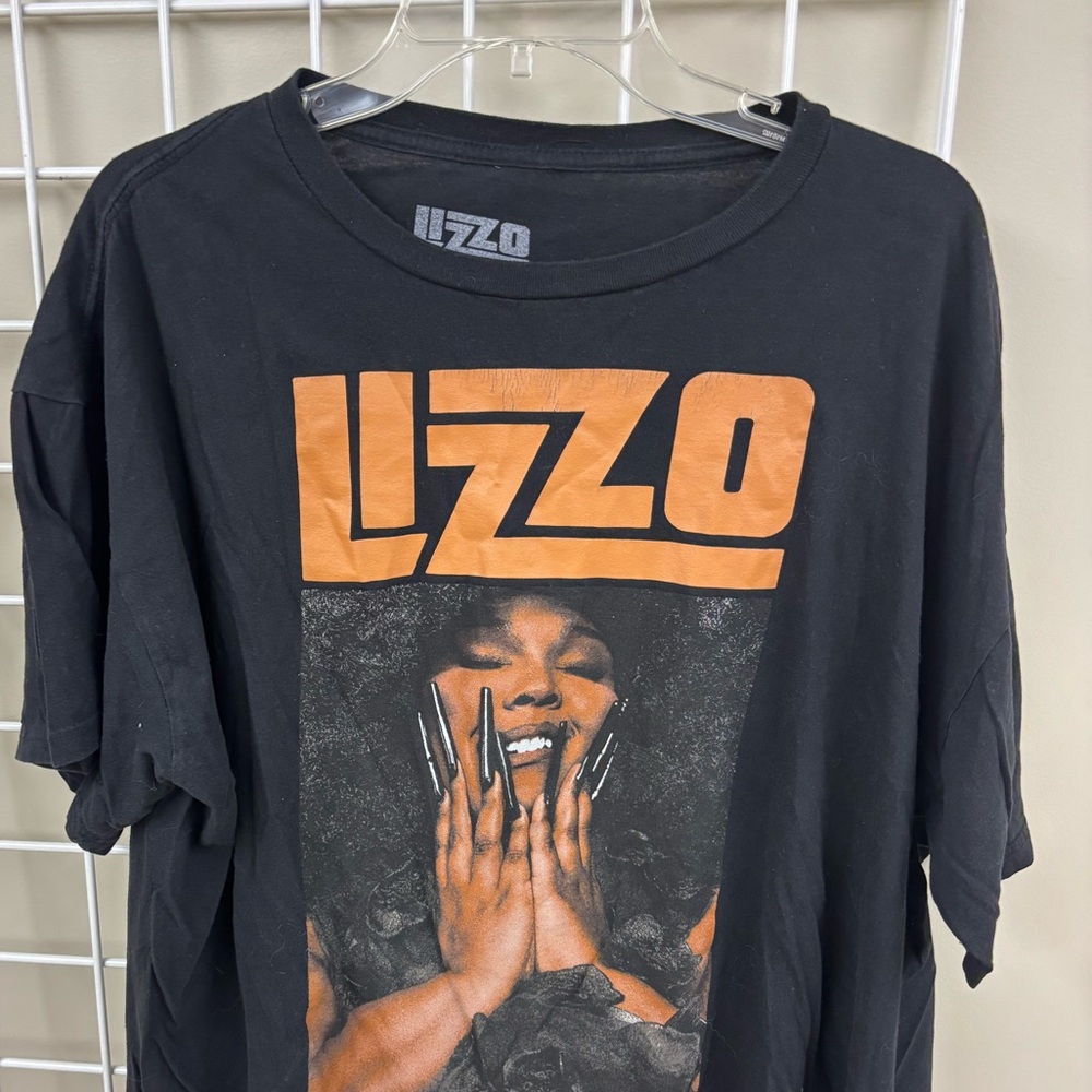 Officially licensed Lizzo t-shirt size XXL. Short sleeve. No stains.